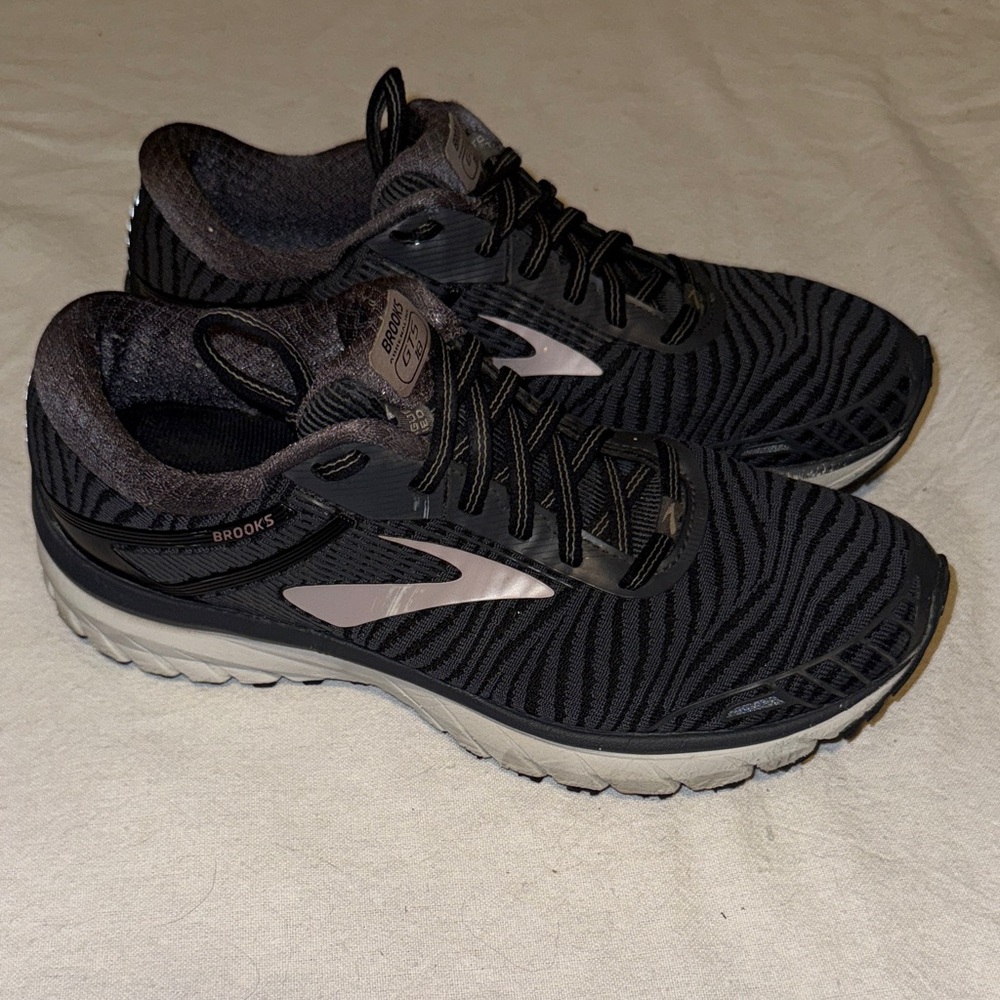 Brooks Adrenaline GTS 18 running shoes. Size 8.5 Women’s